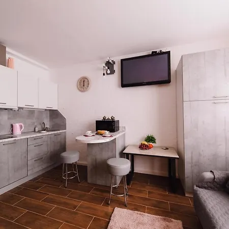 найкраще розташування у місті нові Smart-квартири Apartment *